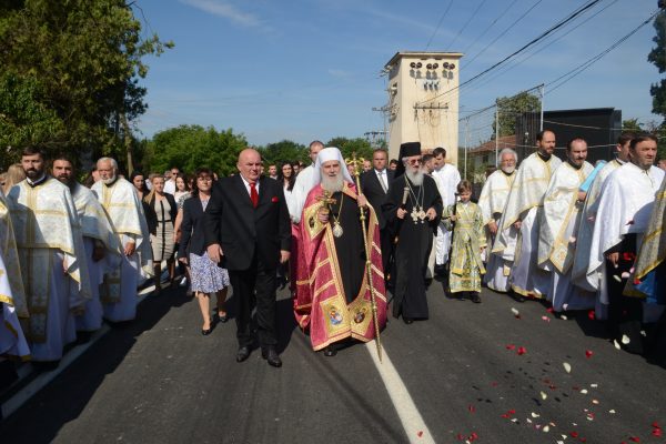 Освећење храма и додељивање ордена Светог Саве Драгану Марковићу Палми 11.06.2016