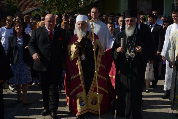 Освећење храма и додељивање ордена Светог Саве Драгану Марковићу Палми 11.06.2016