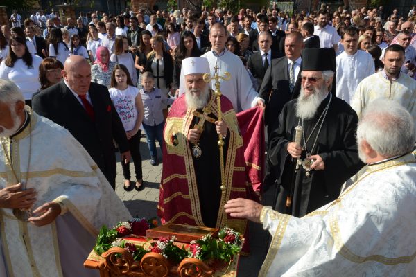 Освећење храма и додељивање ордена Светог Саве Драгану Марковићу Палми 11.06.2016