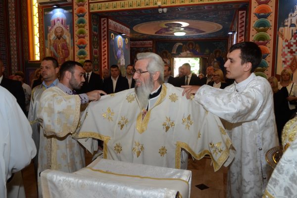 Освећење храма и додељивање ордена Светог Саве Драгану Марковићу Палми 11.06.2016