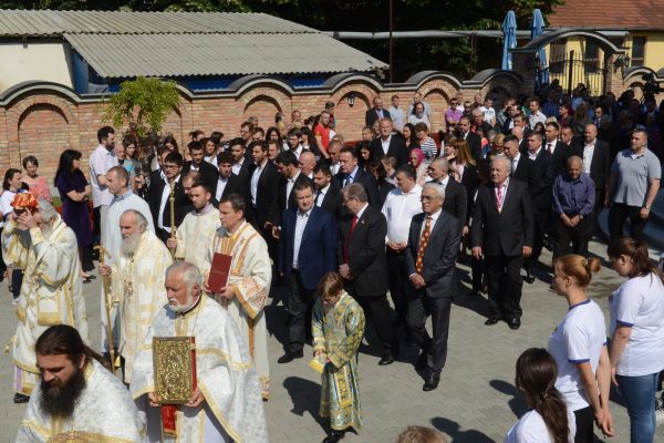 Освећење храма и додељивање ордена Светог Саве Драгану Марковићу Палми 11.06.2016