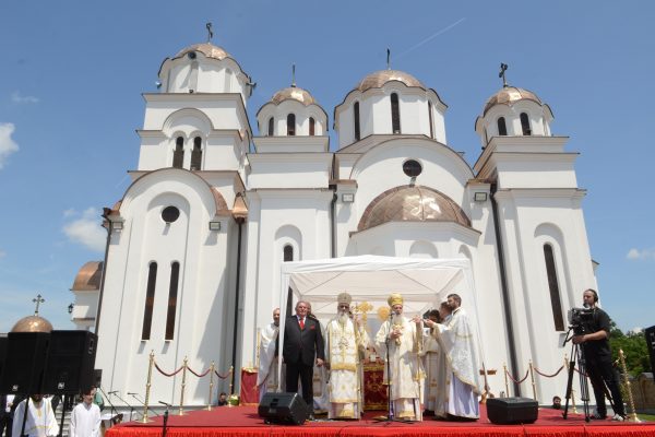 Освећење храма и додељивање ордена Светог Саве Драгану Марковићу Палми 11.06.2016