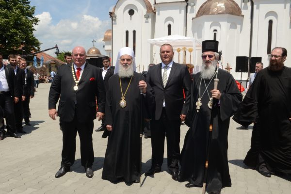 Освећење храма и додељивање ордена Светог Саве Драгану Марковићу Палми 11.06.2016