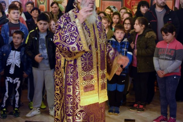 Владика шумадијски Јован у Храму СВ. Јована Крститеља служио Литургију 17.03.2017