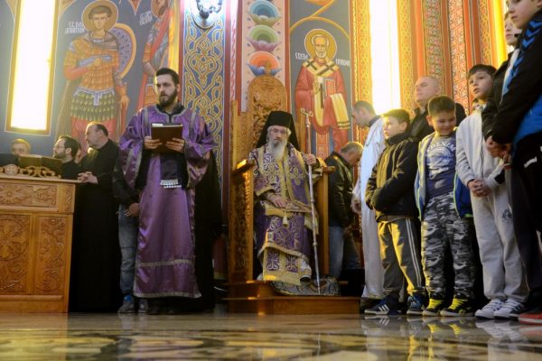 Владика шумадијски Јован у Храму СВ. Јована Крститеља служио Литургију 17.03.2017