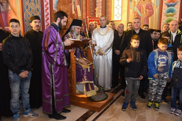 Владика шумадијски Јован у Храму СВ. Јована Крститеља служио Литургију 17.03.2017