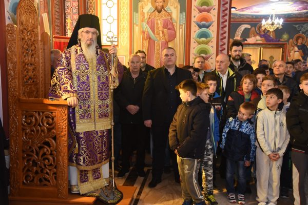 Владика шумадијски Јован у Храму СВ. Јована Крститеља служио Литургију 17.03.2017