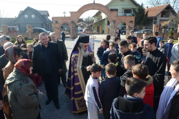 Владика шумадијски Јован у Храму СВ. Јована Крститеља служио Литургију 17.03.2017