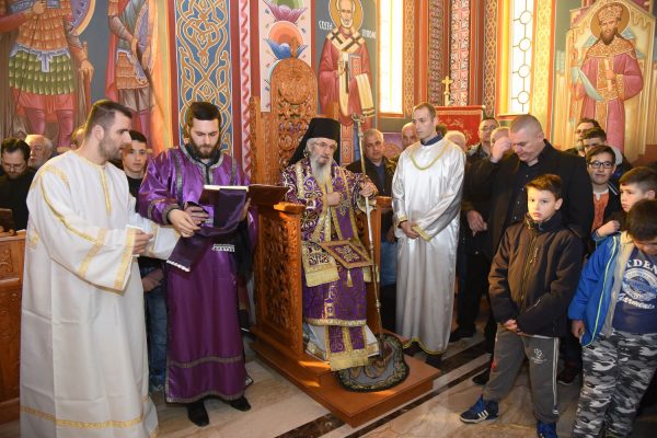 Владика шумадијски Јован у Храму СВ. Јована Крститеља служио Литургију 17.03.2017